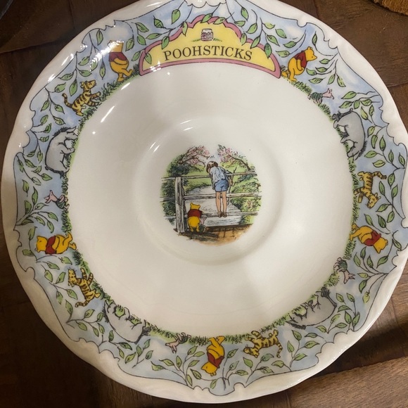 Royal Doulton x Disney tea cup and saucer - Picture 9 of 9